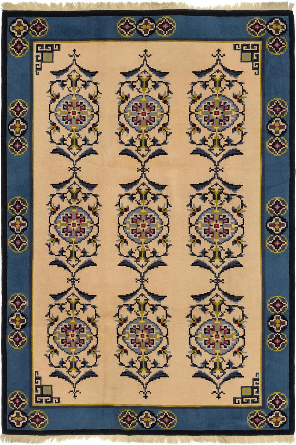 Evelyn Elegant Rectangle Area Rug
