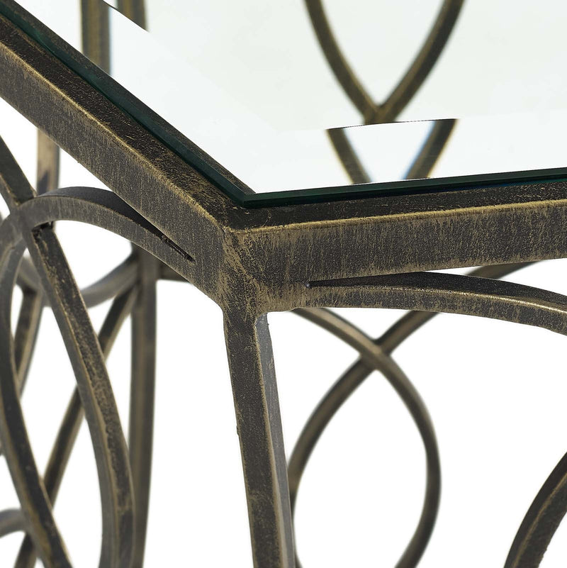 Nicolas Circle 19.5" Side Table